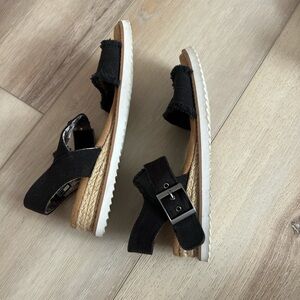 Skechers Black and Tan Women's Sandals